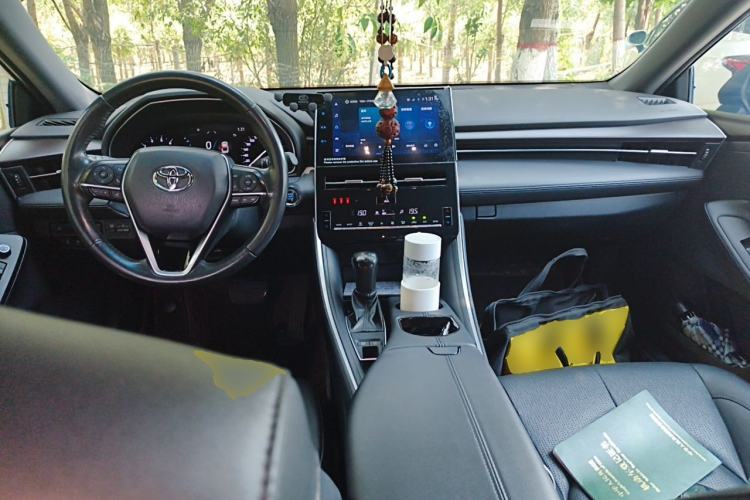Used Toyota Avalon 2022 2.0L Luxury Edition Center Console