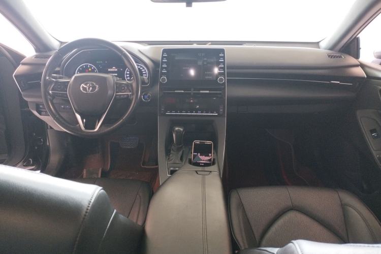 Used Toyota Avalon 2022 2.0L XLE Premium Edition Center Console