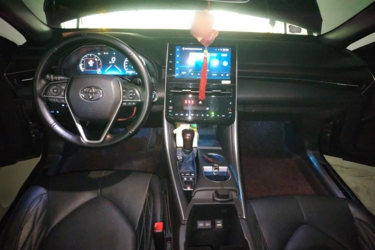 Used Toyota Avalon 2022 2.5L Touring Premium Edition Center Console