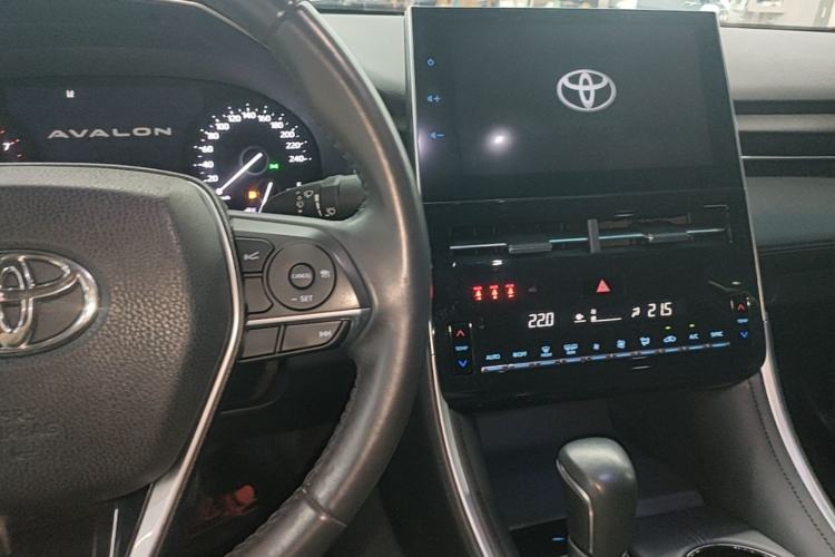 Used Toyota Avalon 2022 2.0L Luxury Edition Center Console
