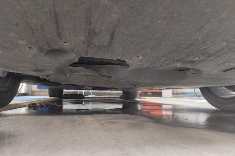 Used Toyota Avalon 2022 Dual-Engine 2.5L XLE Premium Edition Chassis Front