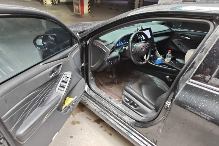 Used Toyota Avalon 2022 Dual-Engine 2.5L XLE Premium Edition Driver Seat