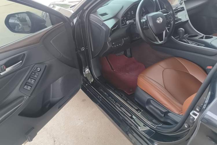 Used Toyota Avalon 2022 2.0L Ambition Edition Driver Seat