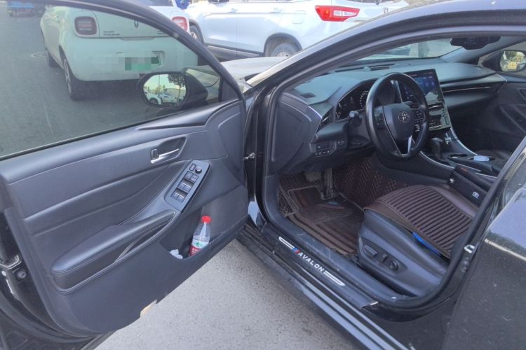 Used Toyota Avalon 2022 Dual-Engine 2.5L Luxury Edition Driver Seat