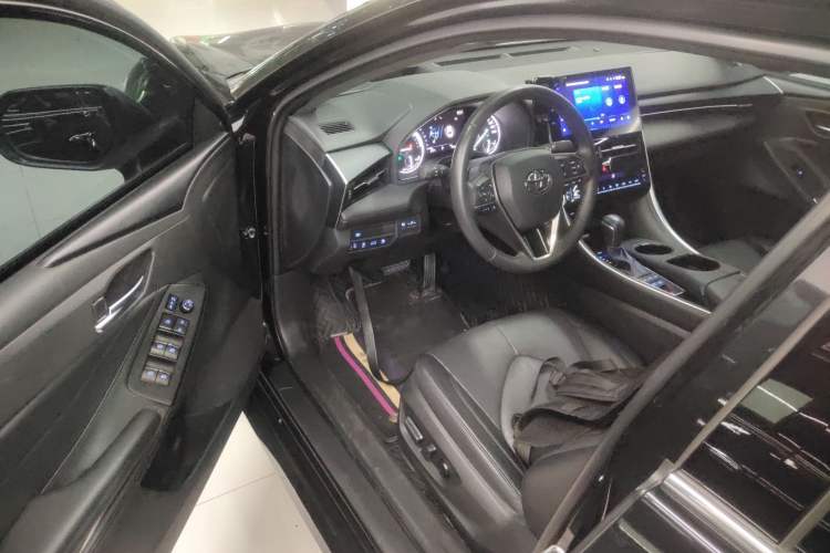 Used Toyota Avalon 2022 Dual-Engine 2.5L Luxury Edition Driver Seat