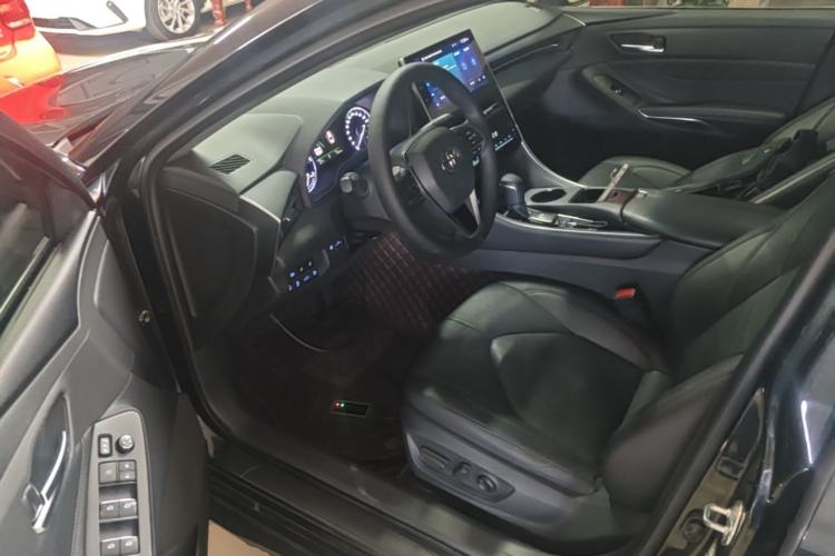 Used Toyota Avalon 2022 Dual-Engine 2.5L Luxury Edition Driver Seat