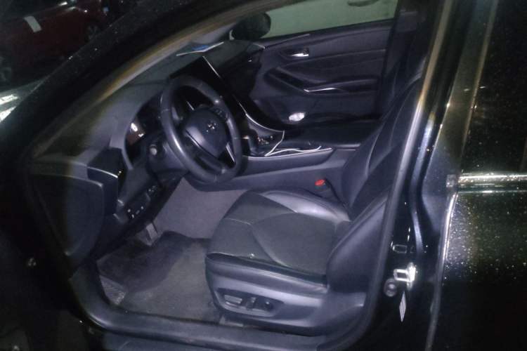Used Toyota Avalon 2022 Dual-Engine 2.5L Luxury Edition Driver Seat