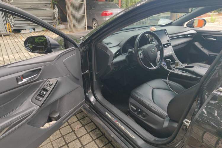Used Toyota Avalon 2022 Dual-Engine 2.5L Luxury Edition Driver Seat