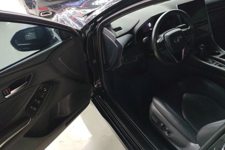 Used Toyota Avalon 2022 Dual-Engine 2.5L Luxury Edition Driver Seat