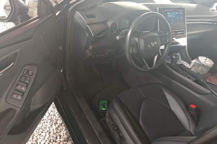 Used Toyota Avalon 2022 Dual-Engine 2.5L Luxury Edition Driver Seat