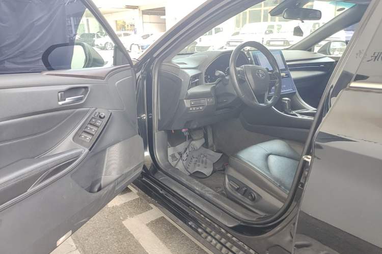 Used Toyota Avalon 2022 2.0L Luxury Edition Driver Seat