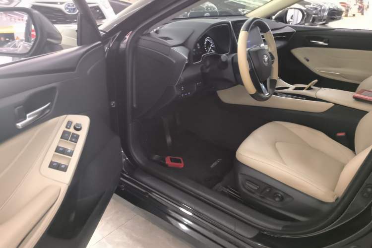 Used Toyota Avalon 2022 Dual-Engine 2.5L Luxury Edition Driver Seat