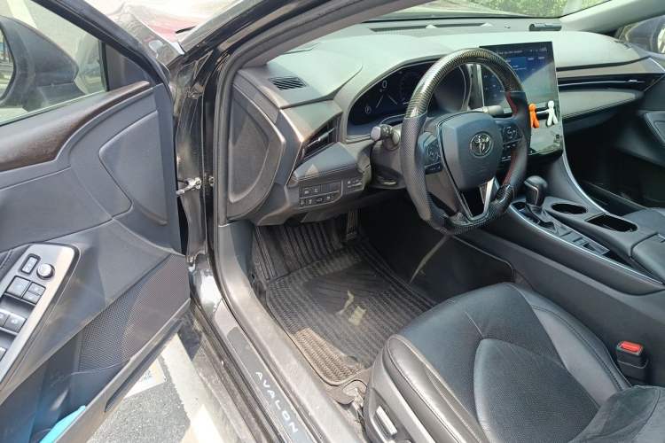 Used Toyota Avalon 2022 2.0L XLE Premium Edition Driver Seat