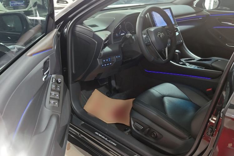 Used Toyota Avalon 2022 2.0L XLE Premium Edition Driver Seat