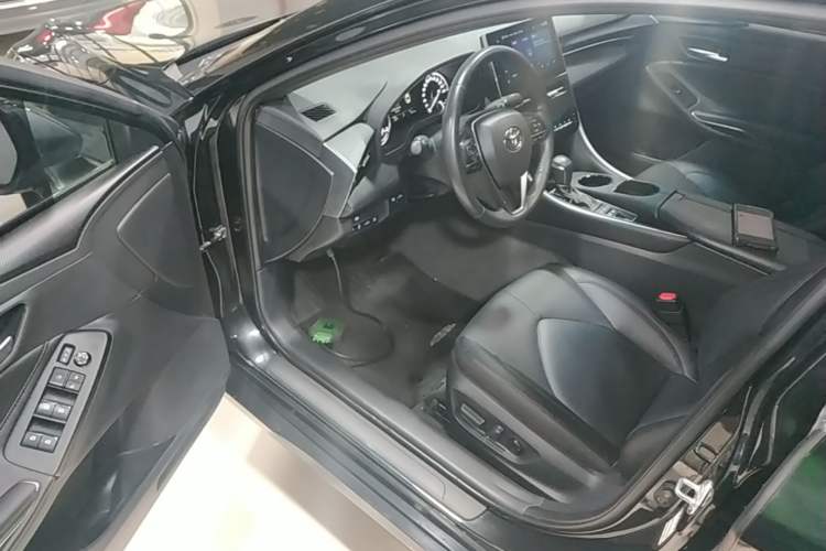 Used Toyota Avalon 2022 Dual-Engine 2.5L Luxury Edition Driver Seat