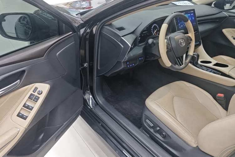Used Toyota Avalon 2022 2.5L Luxury Edition Driver Seat