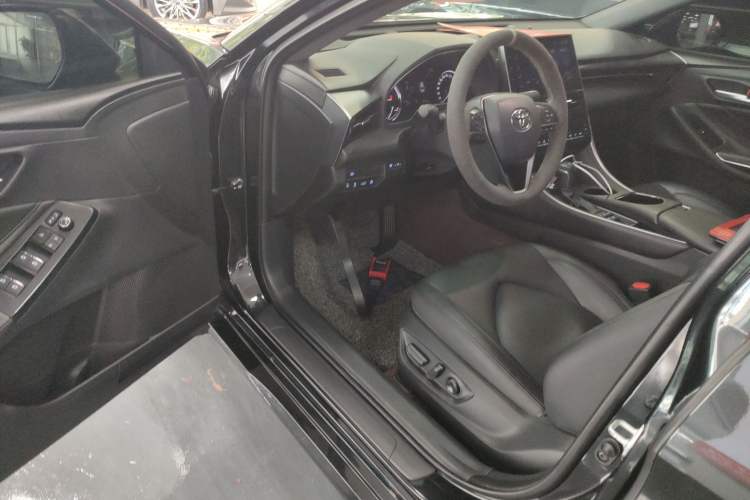 Used Toyota Avalon 2022 Dual-Engine 2.5L Luxury Edition Driver Seat