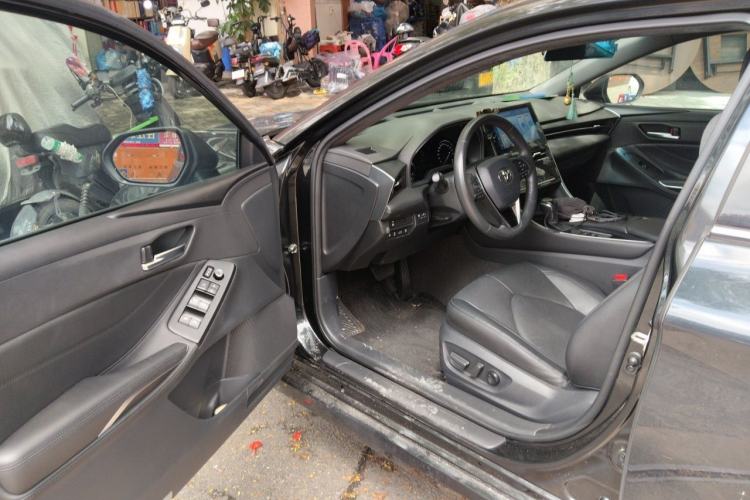 Used Toyota Avalon 2022 Dual-Engine 2.5L Luxury Edition Driver Seat