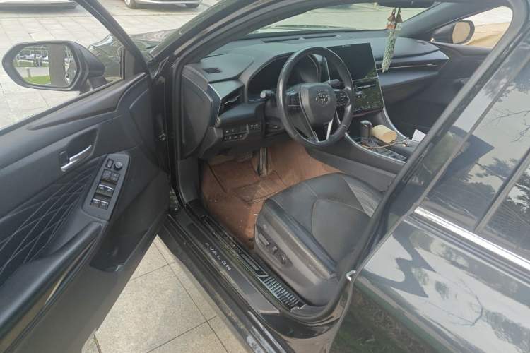 Used Toyota Avalon 2022 2.5L Touring Premium Edition Driver Seat