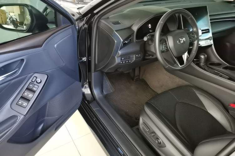 Used Toyota Avalon 2022 2.0L Luxury Edition Driver Seat