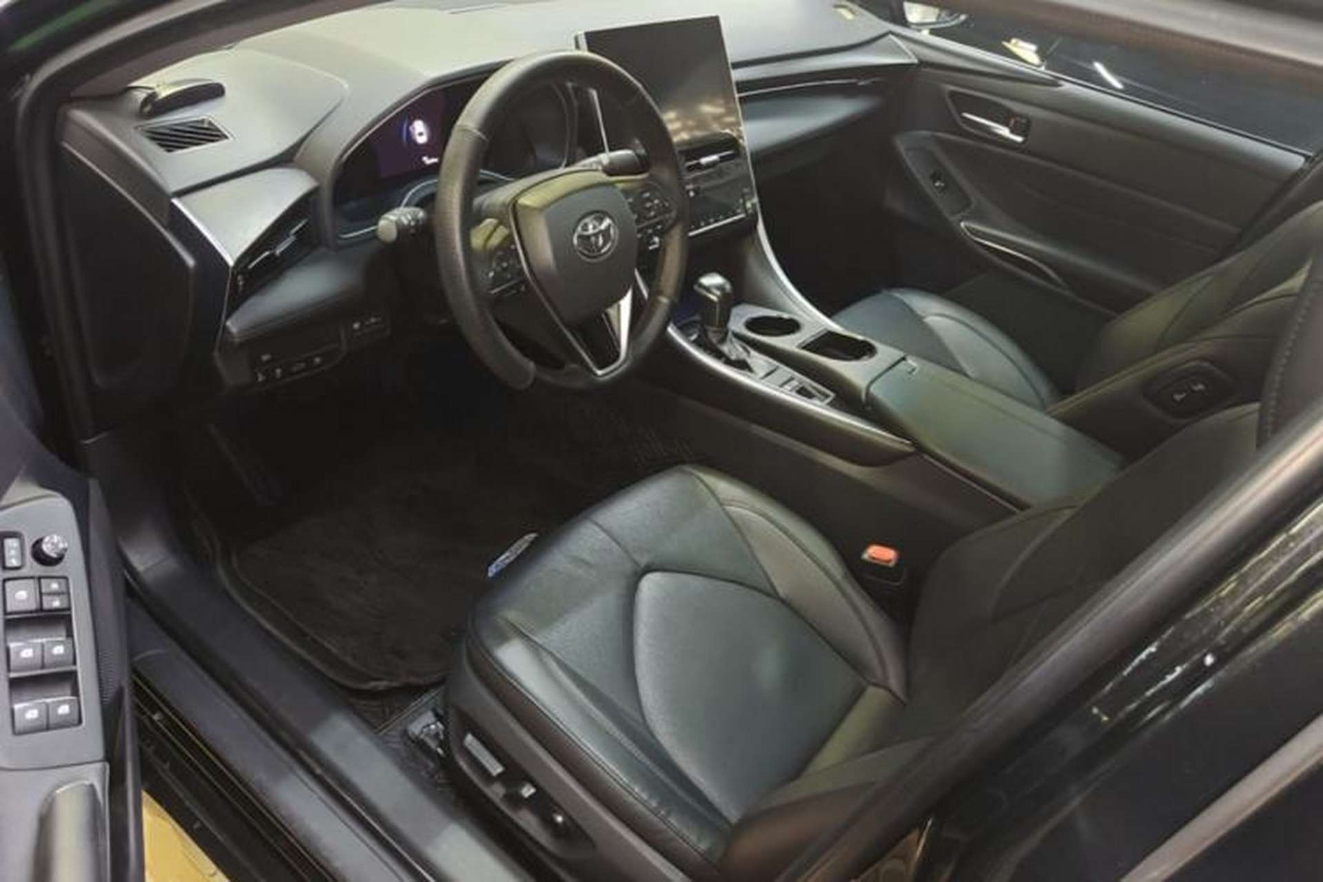 Used Toyota Avalon 2022 2.0L Luxury Edition Driver Seat
