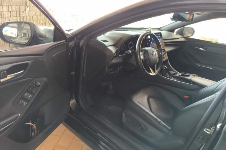 Used Toyota Avalon 2022 2.0L Luxury Edition Driver Seat