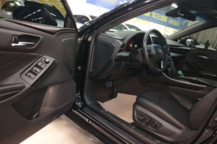 Used Toyota Avalon 2022 2.0L Luxury Edition Driver Seat