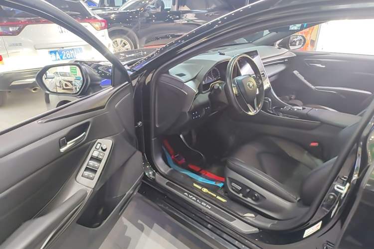 Used Toyota Avalon 2022 2.0L XLE Premium Edition Driver Seat
