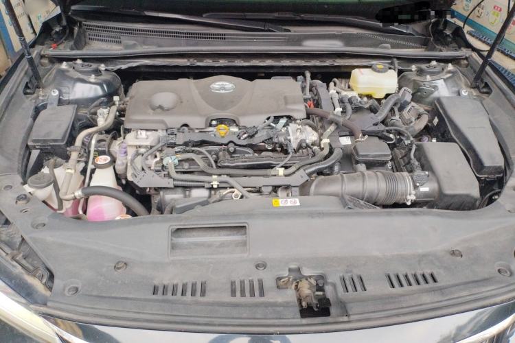 Used Toyota Avalon 2022 Dual-Engine 2.5L XLE Premium Edition Engine Bay