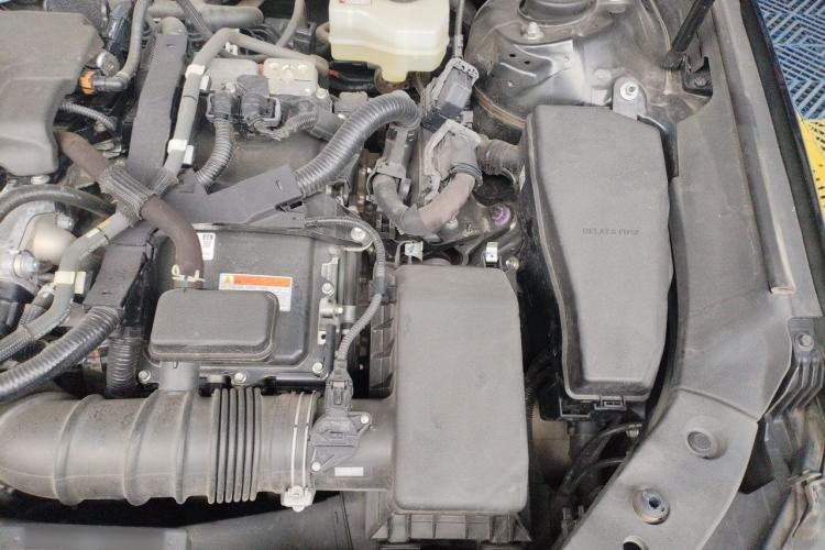 Used Toyota Avalon 2022 Dual-Engine 2.5L XLE Premium Edition Engine Bay Left