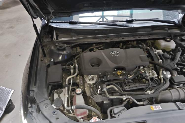 Used Toyota Avalon 2022 Dual-Engine 2.5L XLE Premium Edition Engine Bay Right