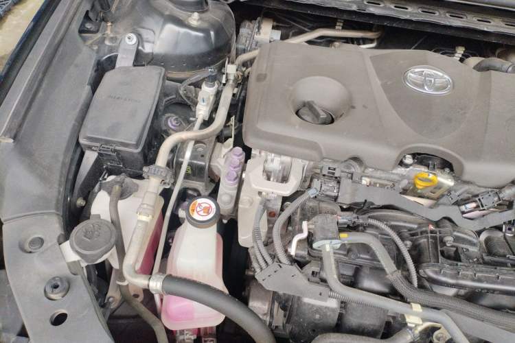 Used Toyota Avalon 2022 Dual-Engine 2.5L XLE Premium Edition Engine Bay Right
