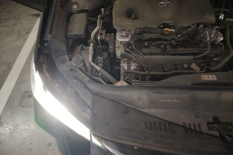 Used Toyota Avalon 2022 2.5L Touring Premium Edition Engine Bay Right