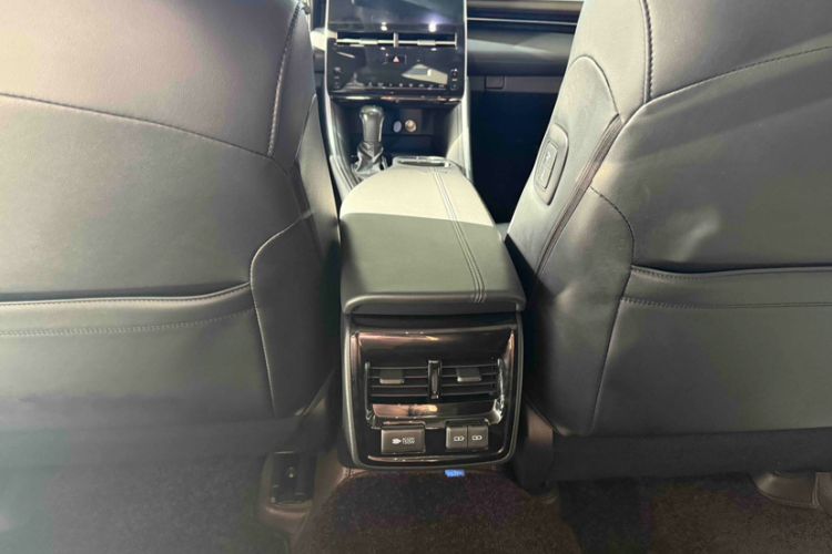 Used Toyota Avalon 2022 2.0L XLE Premium Edition Exterior 2