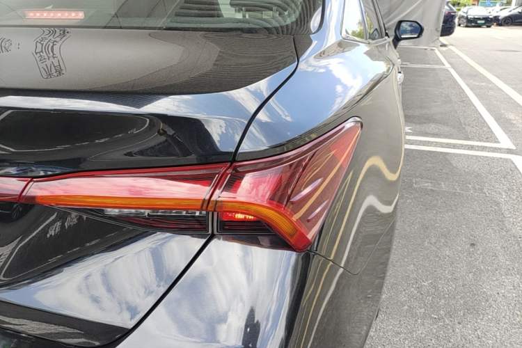 Used Toyota Avalon 2022 2.0L Luxury Edition Exterior 3