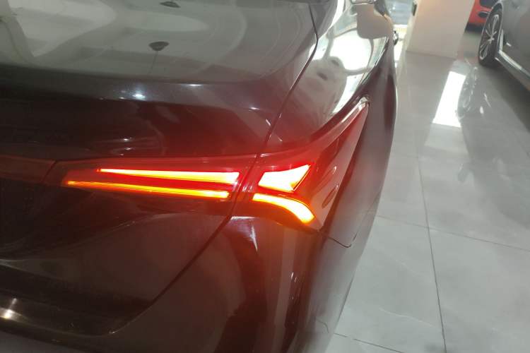 Used Toyota Avalon 2022 2.0L Luxury Edition Exterior 3