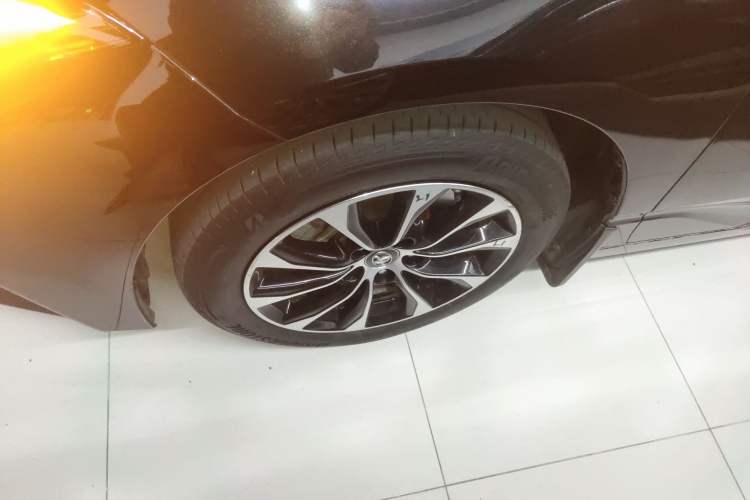 Used Toyota Avalon 2022 Dual-Engine 2.5L Luxury Edition Exterior 4