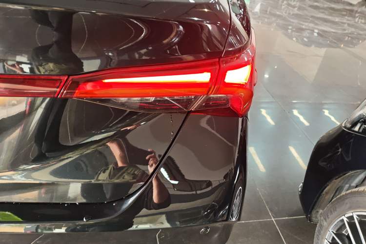 Used Toyota Avalon 2022 2.0L Ambition Edition Exterior 6