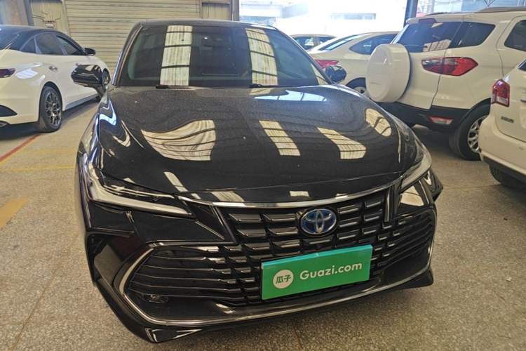 Used Toyota Avalon 2022 Dual-Engine 2.5L XLE Premium Edition Front