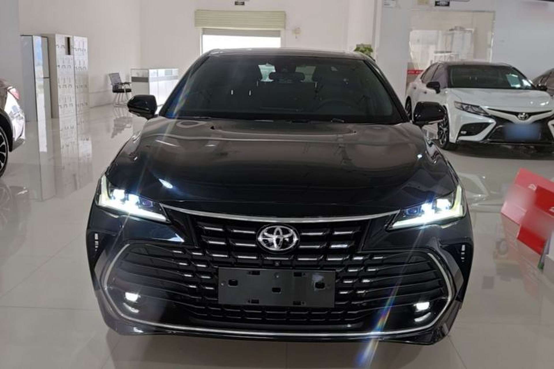 Used Toyota Avalon 2022 2.0L XLE Premium Edition Front