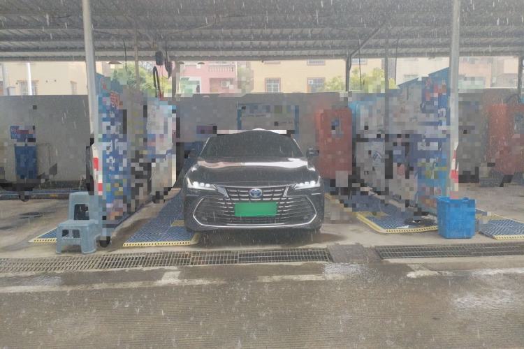 Used Toyota Avalon 2022 Dual-Engine 2.5L XLE Premium Edition Front