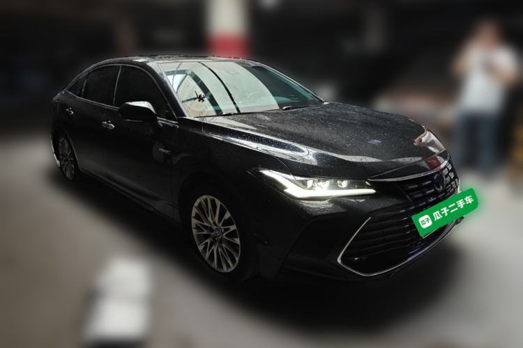 Used Toyota Avalon 2022 Dual-Engine 2.5L XLE Premium Edition Front Right 45 Deg