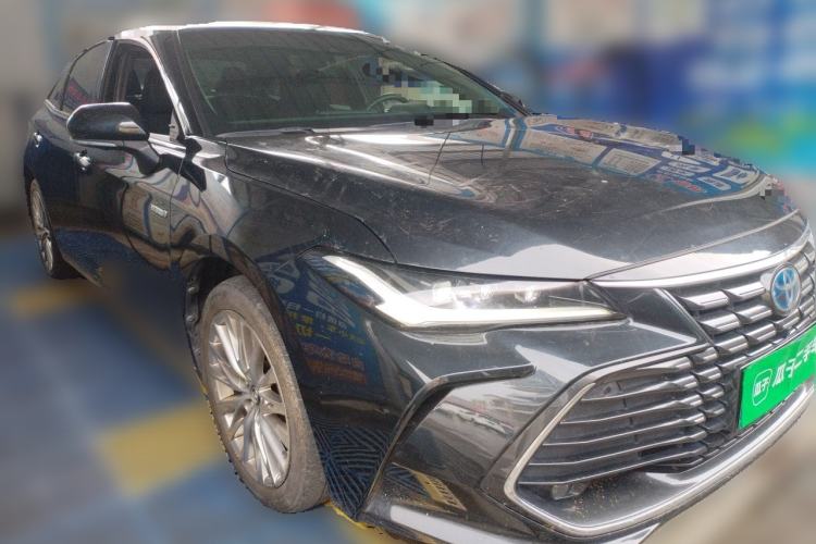 Used Toyota Avalon 2022 Dual-Engine 2.5L XLE Premium Edition Front Right 45 Deg