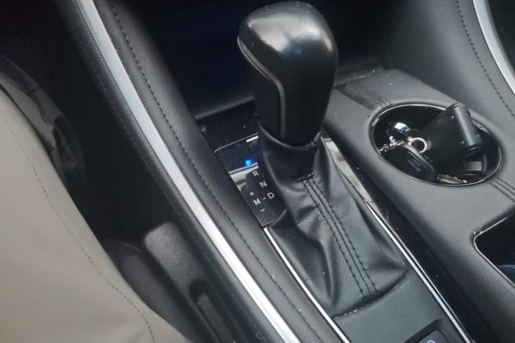 Used Toyota Avalon 2022 2.0L Luxury Edition Gear Lever