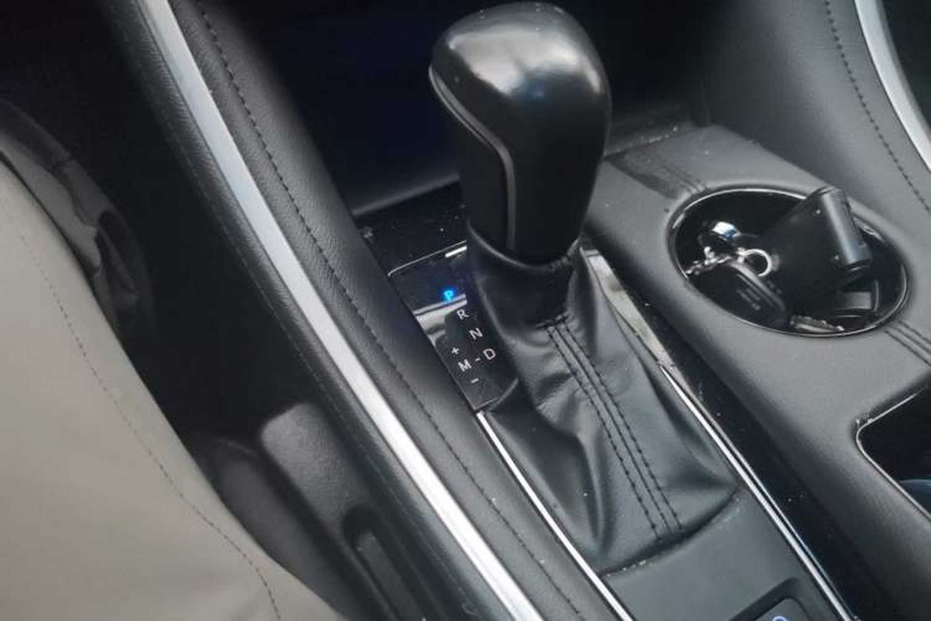 Used Toyota Avalon 2022 2.0L Luxury Edition Gear Lever