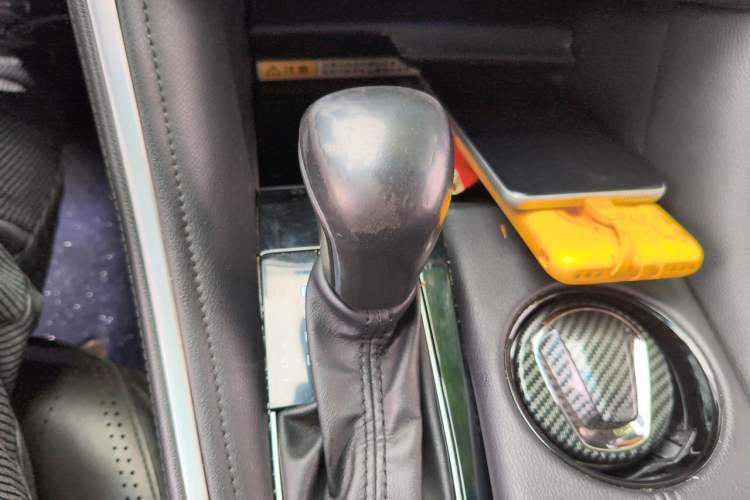 Used Toyota Avalon 2022 2.5L Luxury Edition Gear Lever