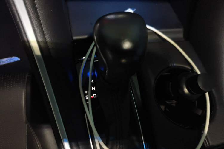 Used Toyota Avalon 2022 Dual-Engine 2.5L Luxury Edition Gear Lever