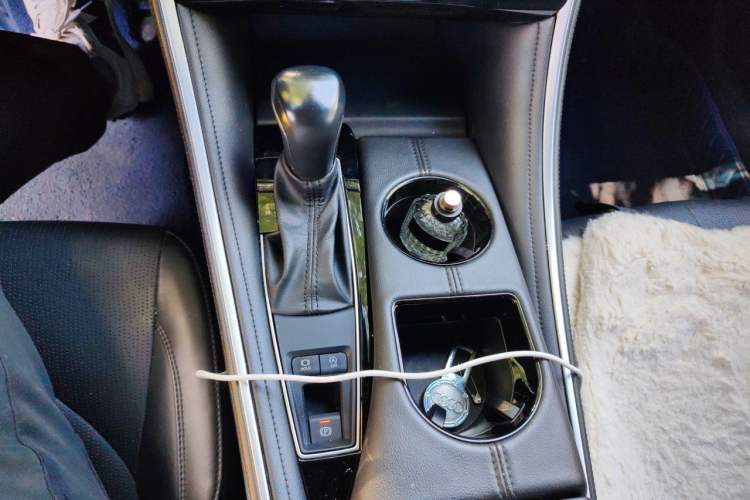 Used Toyota Avalon 2022 2.0L Luxury Edition Gear Lever