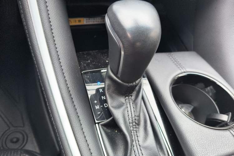 Used Toyota Avalon 2022 2.0L Luxury Edition Gear Lever
