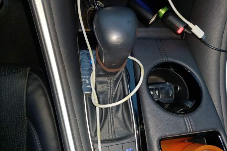 Used Toyota Avalon 2022 2.5L Luxury Edition Gear Lever